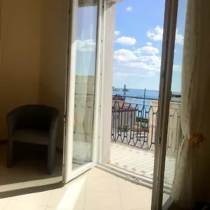 Apartment Holiday Rentals, Taormina